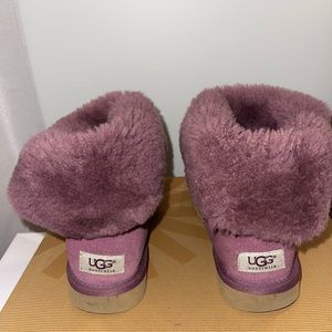Purple Folding Ugg boots-Size 7 (fits a normal size 7.5)